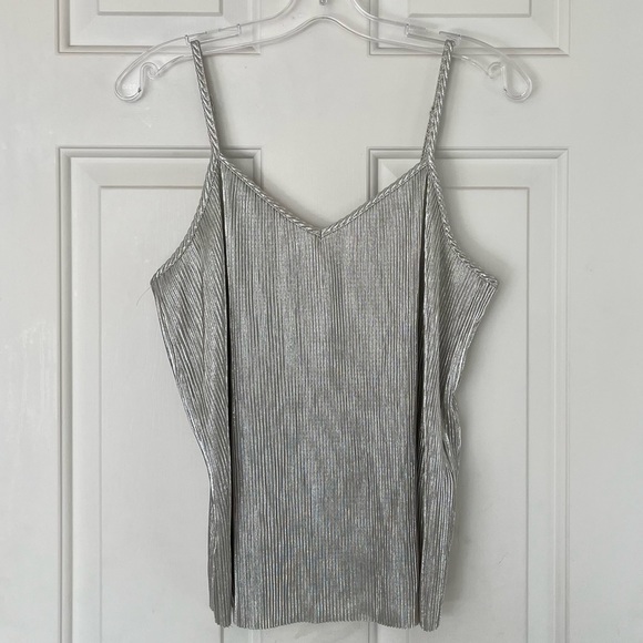 👠 ONLY Primrose Strappy Silver Pleated Tank Top with Adjustable Straps Medium - Picture 9 of 16